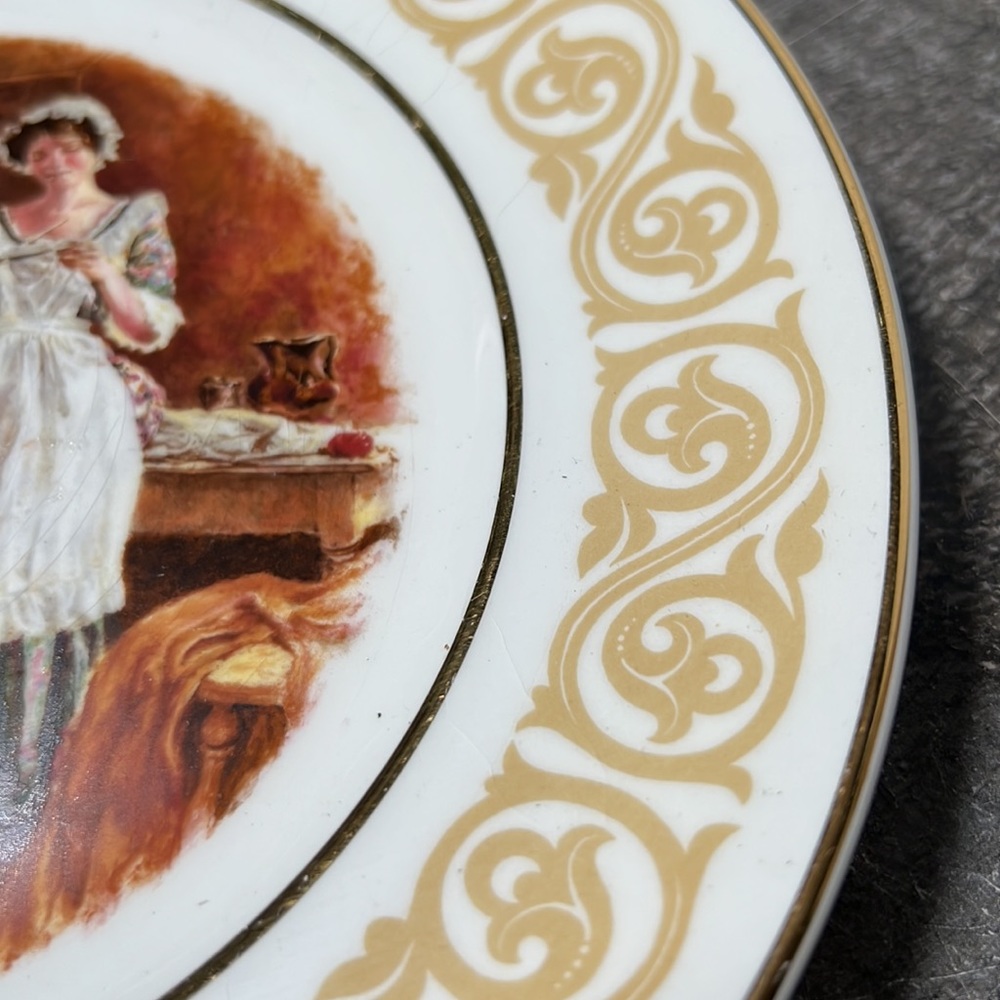 Vintage Avon 1973 Betsy Ross, Patriot Flag maker, Collector Plate Made England - Picture 4 of 7